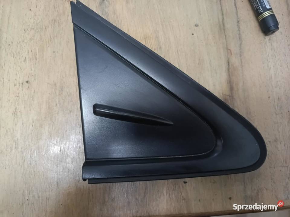 Toyota Corolla E21 trójkąt błotnika prawego osobowe Warszawa sprzedam