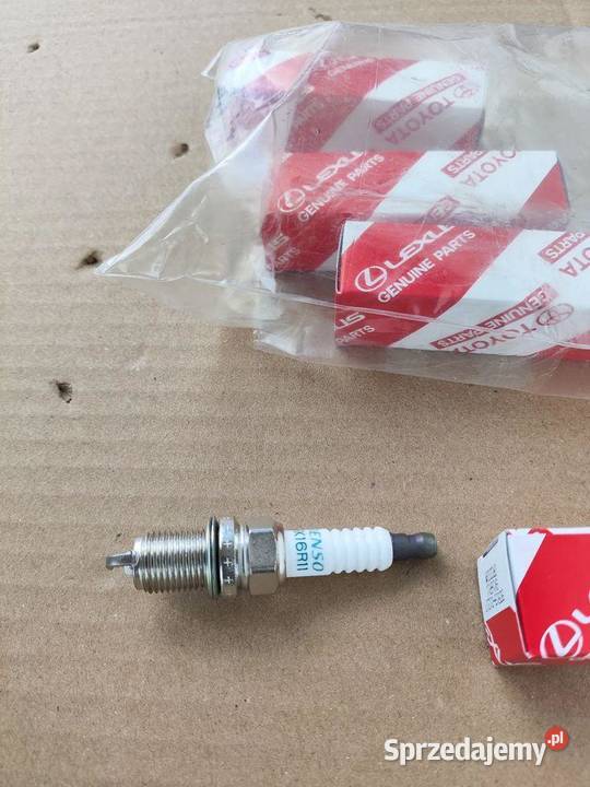 TOYOTA ŚWIECA ZAPŁONOWA SK16R11 KOMPLET Świece