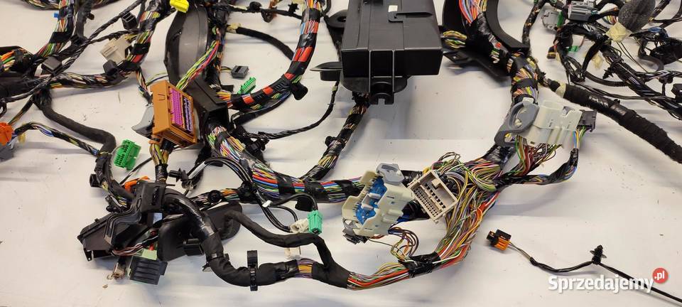 VOLVO XC40 WIĄZKA KABINY HYBRID RHD ANGLIK