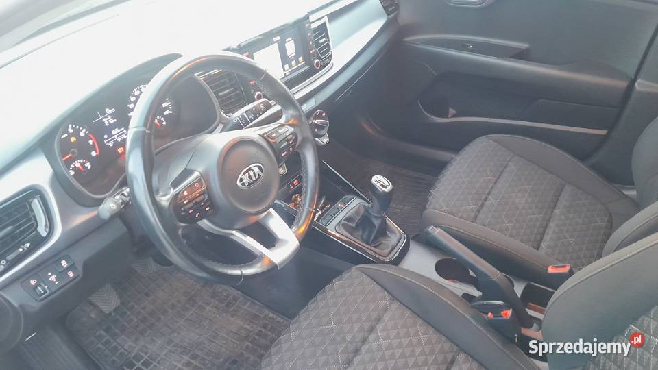 KIA RIO V srebrny Luboń