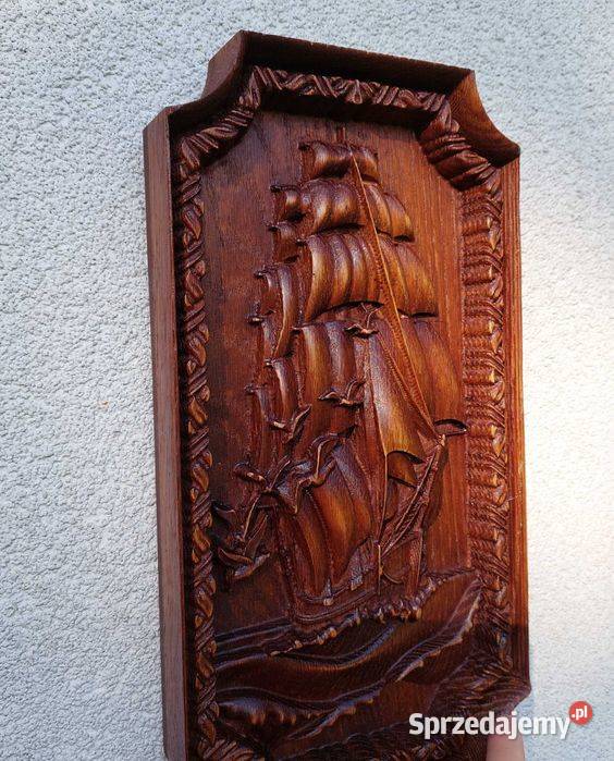 Płaskorzeźba żaglowiec na morzu fale mewy Malechowo