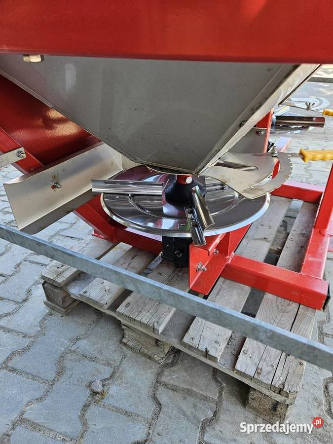 Solidny rozsiewacz nawozów z blachy nierdzewnej Popławy