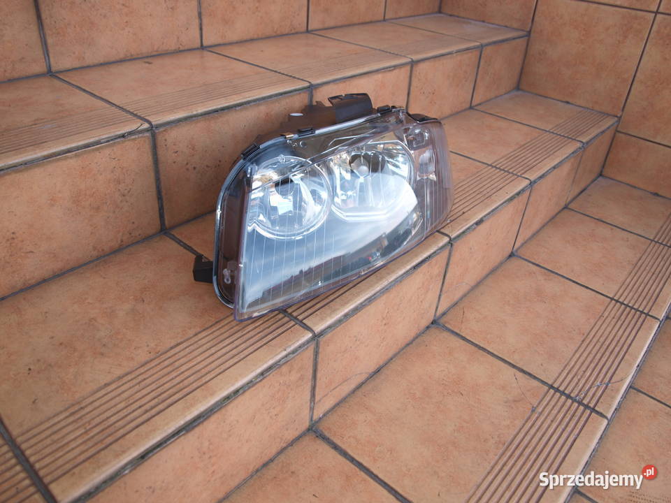 Audi A3 lampa lewa przód zwykła 2003 2008r