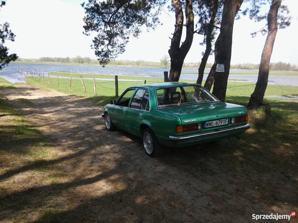 Opel Rekord 81 20 benzynalpg super stan 1979cm3 Dręszew