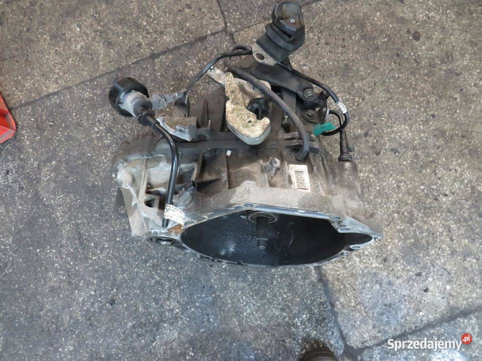 SKRZYNIA BIEGÓW QASHQAI J10 15 DCI 8201010268 osobowe Skrzynie biegów manualne