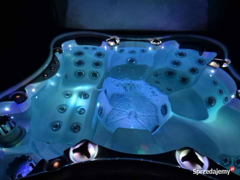 WANNA OGRODOWA JACUZZI 6 osób z hydromasażem Jacuzzi Osina sprzedam