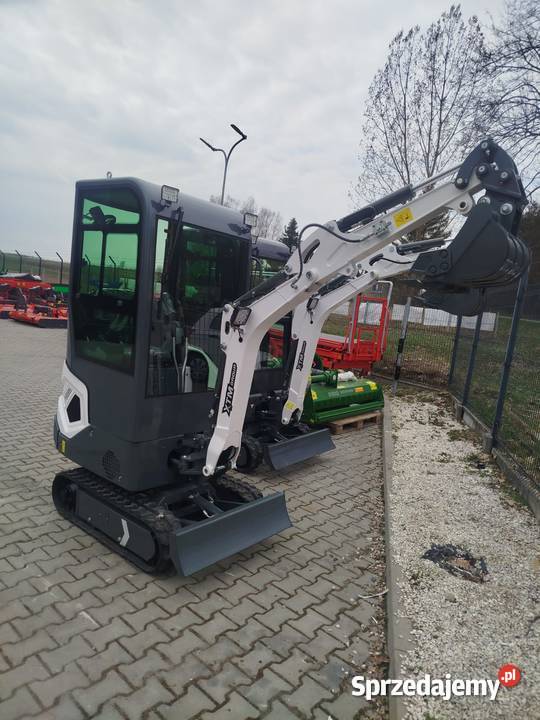 MINI KOPARKA XTM X10S PRO Z KABINĄ ŁM