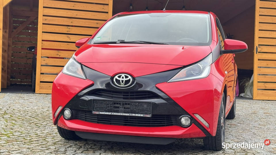 Toyota Aygo 10 Benz 70 z Niemiec KAMERA 5 Drzwi lakier metallic Strzegom