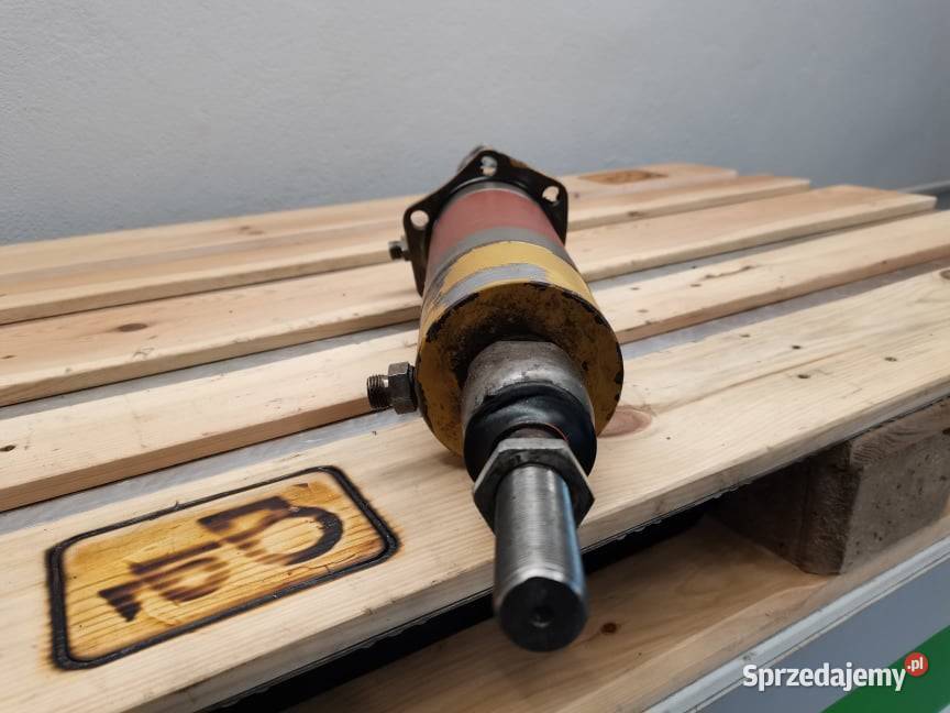 CAT TH 82 Cylinder hydrauliczny skrętu Wilkowo