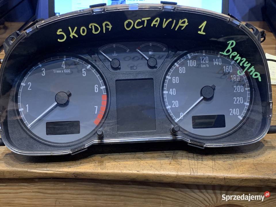 Licznik SKODA OCTAVIA I BENZYNA 1U1919033C osobowe Wyposażenie wnętrza Margonin