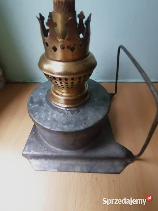Stara lampa kolejowa na nafte