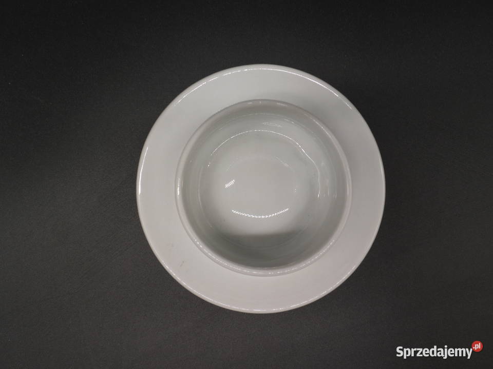 Kieliszek do jajek wykonany z białej porcelany sprzedam