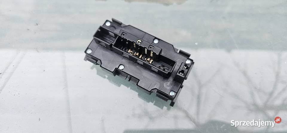 Przycisk swiateł awaryjnych mercedes w210 w208 Zbąszyń