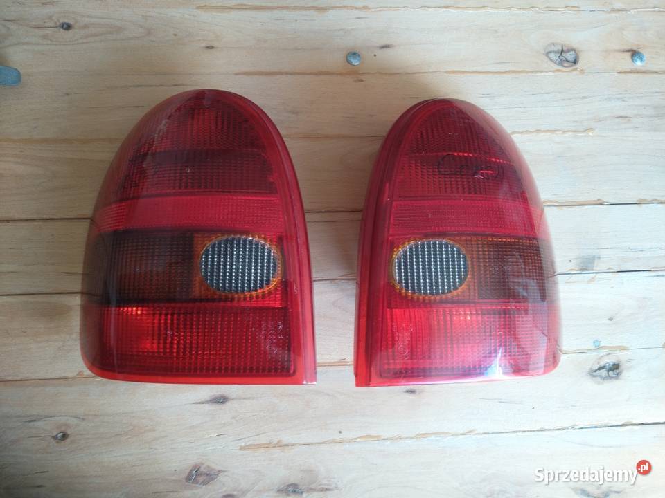Opel Corsa B lampy tylne tył komplet dolnośląskie Kłodzko