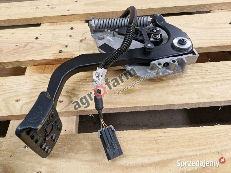Pedał sprzęgła John Deere 6090MC 6100 6105R dolnośląskie Byków sprzedam