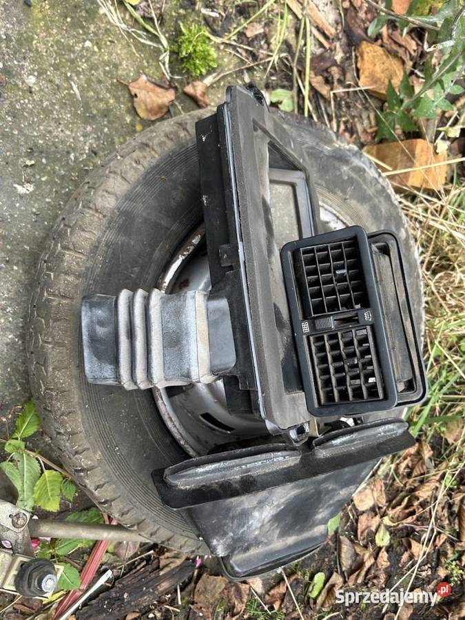 Konsola nawiewu Fiat 126p kratka nawiewu i wiele