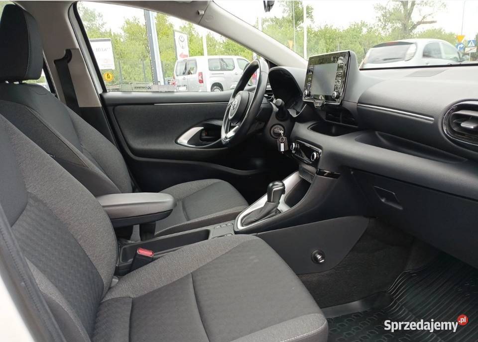 Toyota yaris hybryda krajowy bezwypadkowy czujnik deszczu sprzedam