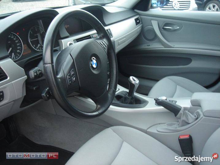 BMW Serii 3 Touring E91 uszkodzony tył pojazdu 155KM