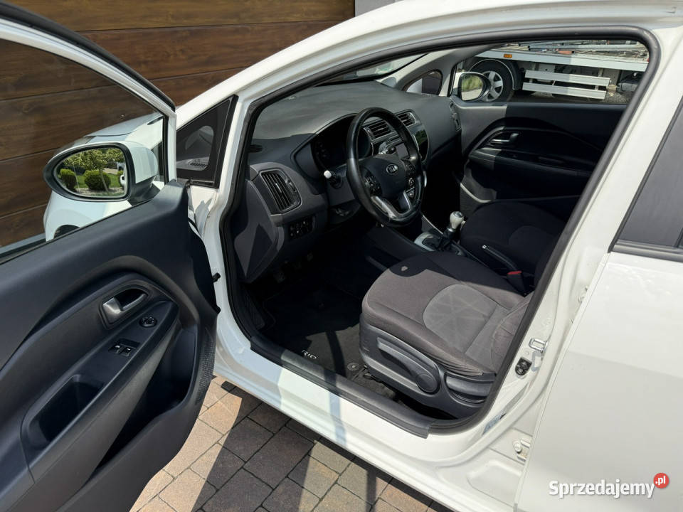 Kia Rio 16r benzyna zadbana bezwypadkowa z Rio Konradów sprzedam