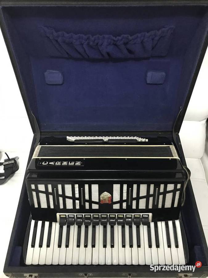 Akordeon Carmen 120 Super stan Instrumenty klawiszowe i MIDI Gródków