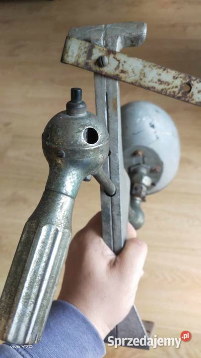 Hella Szperacz z epoki Mercedes Adler Horsch nie Kraków