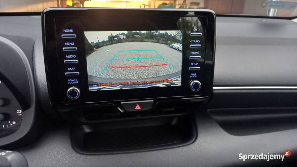 Toyota Yaris 15 Automat 2021 światła do jazdy dziennej