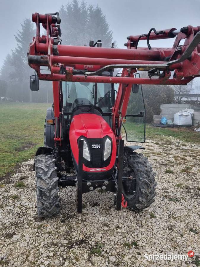 Niezawodny ciągnik rolniczy TYM T 603 Kije
