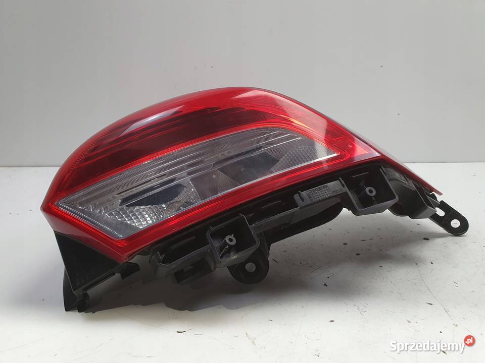 TYLNIA TYLNA LAMPA PRAWA Volvo V40 II 1216r Części samochodowe Rudka