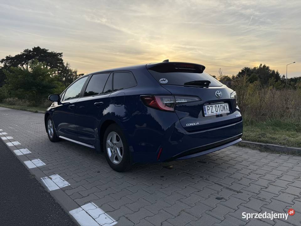Toyota Corolla TS e21 18 Hybryda Rok produkcji 2020 Suchy Las