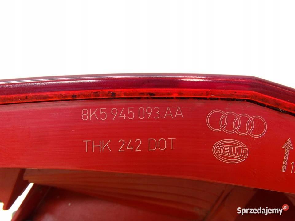 LAMPA LEWA LEWY TYŁ TYLNA W KLAPE AUDI A4 B8