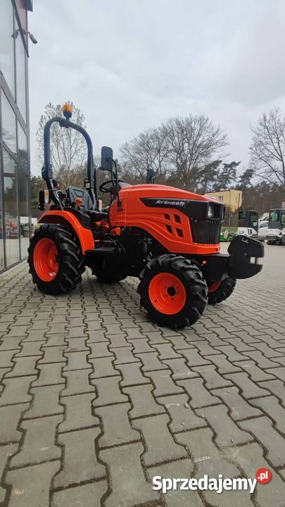 Ciągnik AVENGER 26 4WD 245 Piotrków Trybunalski sprzedam
