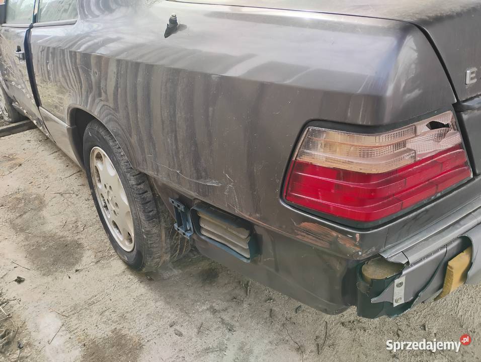 Mercedes Coupe W124 Coupe blotnik tył Lewy Prawy Poronin