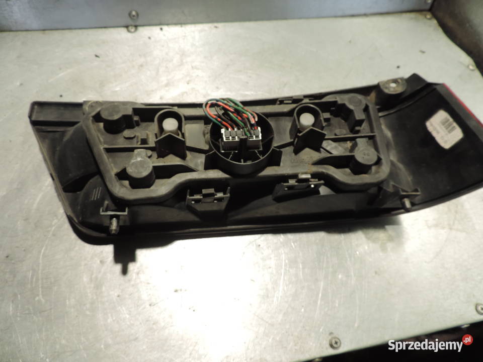 LAMPA LEWY TYLNA TYŁ SUZUKI SWIFT 2 HB Rok produkcji 1999 Nowy Sącz