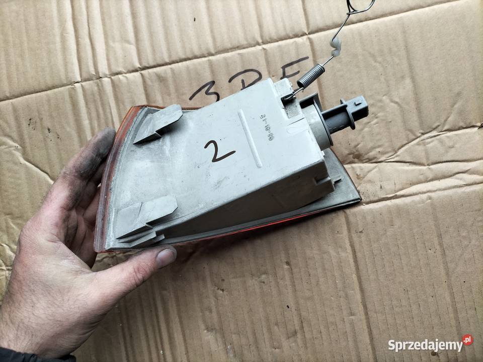 KIERUNKOWSKAZ PRAWY FIAT PUNTO 1 osobowe Kamień-Kolonia sprzedam