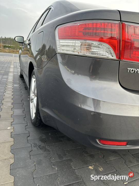 Toyota Avensis z 2009 r AUTOMAT 18 benzyna GAZ klimatyzacja Skierdy