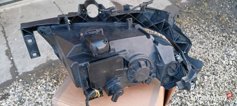 BMW e9091LCI lift 0811 EU reflektor lampa lewa Radymno