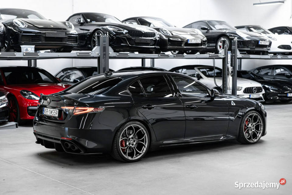 Alfa Romeo Giulia Quadrifoglio 29 V6 510 przyciemniane szyby Węgrzce sprzedam