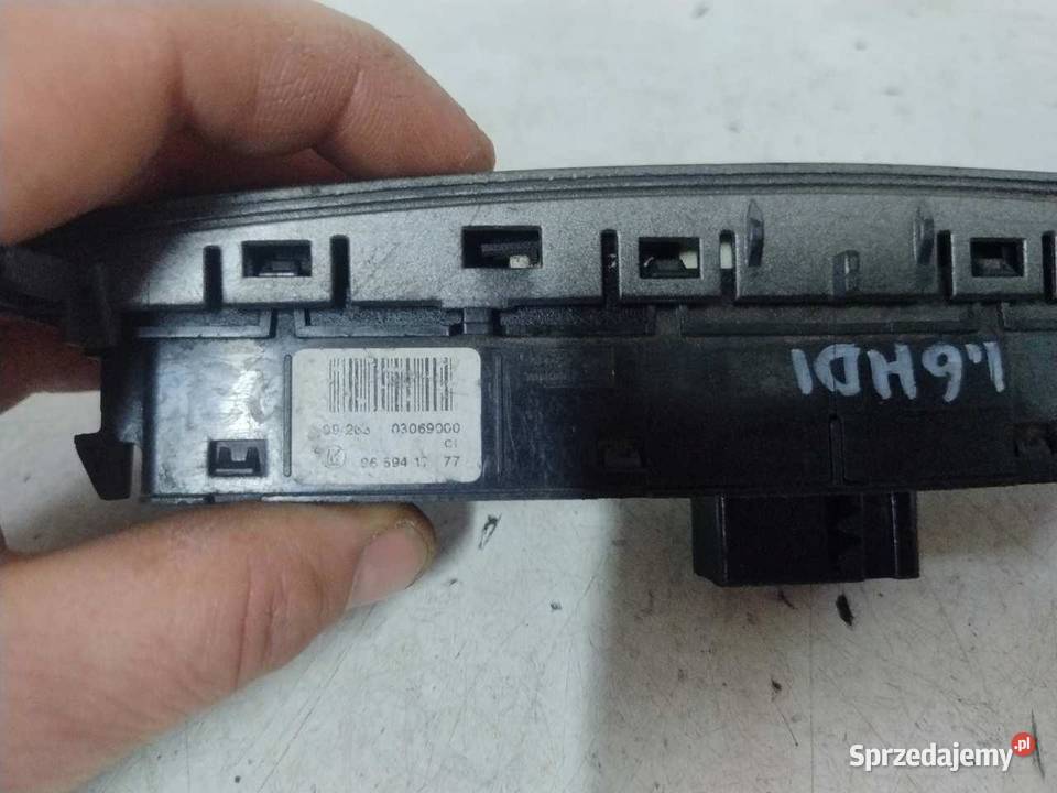 WŁĄCZNIK ŚWIATEŁ AWARYJNYCH PEUGEOT 308 Części samochodowe