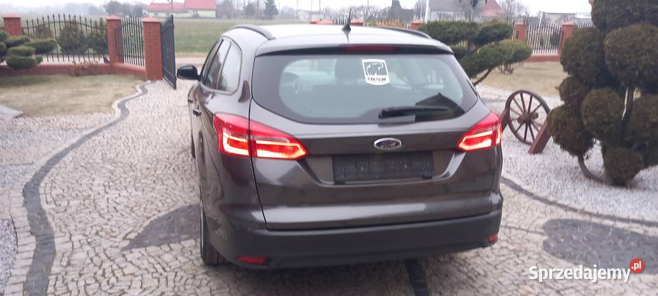 Ford Focus idealny stan Rok produkcji 2016 sprzedam