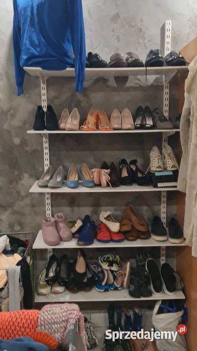 Wyposażenie sklepu z odzieżą używaną Czernikowo