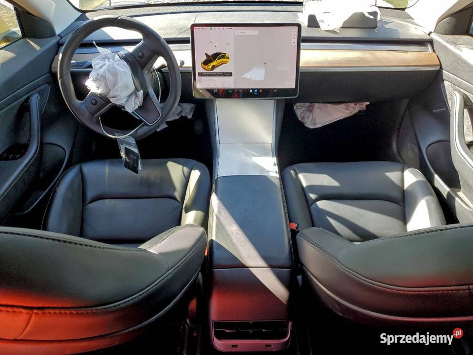 Tesla 3 RWD w transporcie z USA automatyczna