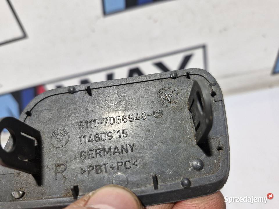 BMW E60 E61 ZAŚLEPKA SPRYSKIWACZA PRAWA 7056948 osobowe Części samochodowe dolnośląskie
