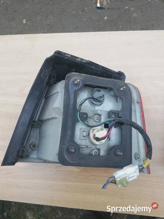 Kia carens ii 2 lampa tył tylna prawa lewa małopolskie Stary Sącz sprzedam