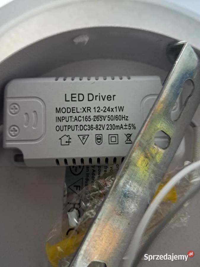 nowa sufitowa lampa LED średnica 40 wysokość 15 Lampy wiszące Sandomierz