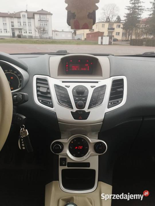 Ford Fiesta 2010 125 BenzGaz Samochody osobowe Cyców