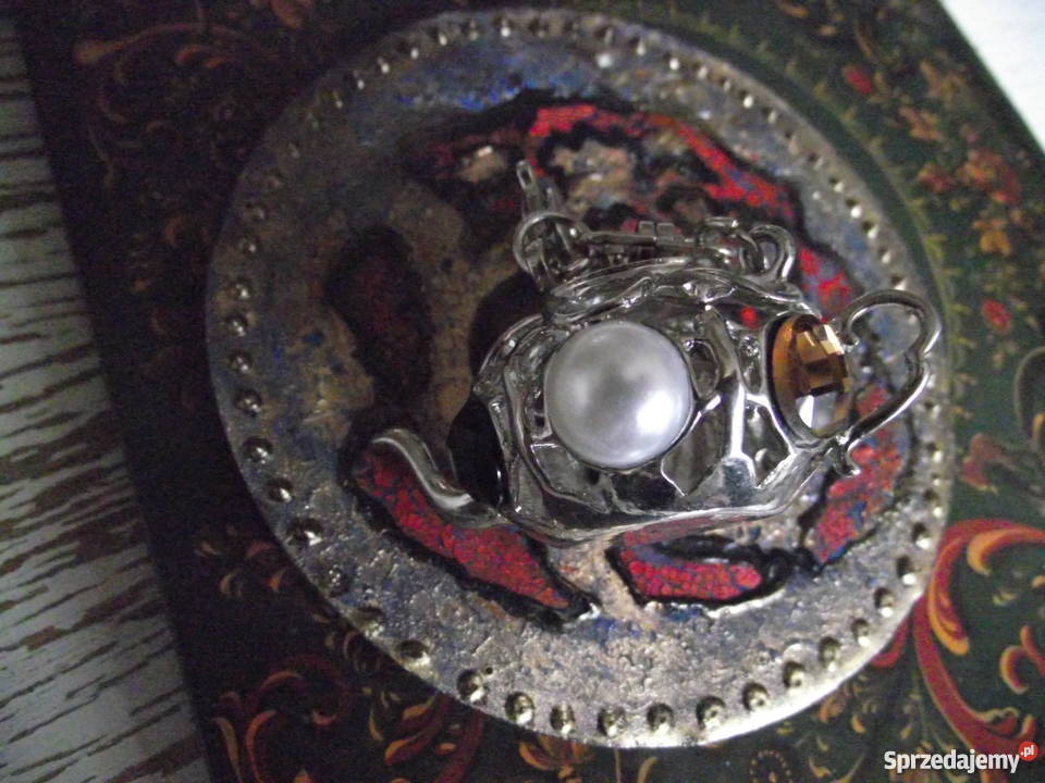 OKAZAŁA PRZEWIESZKA SREBRZONA Z KAMIENIAMI Piła sprzedam