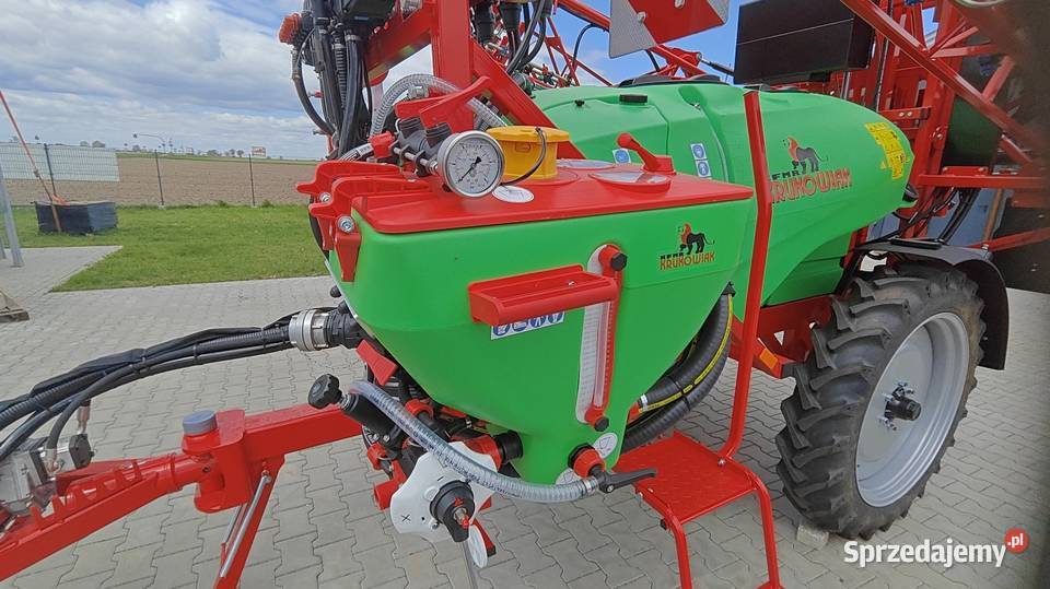 Opryskiwacz polowy KRUKOWIAK 1500 PHN ciągany Zduny