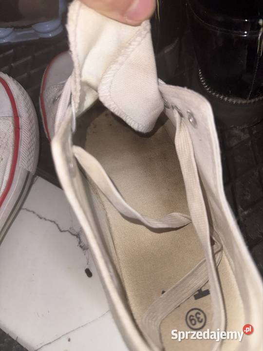 Używane buty damskie biały