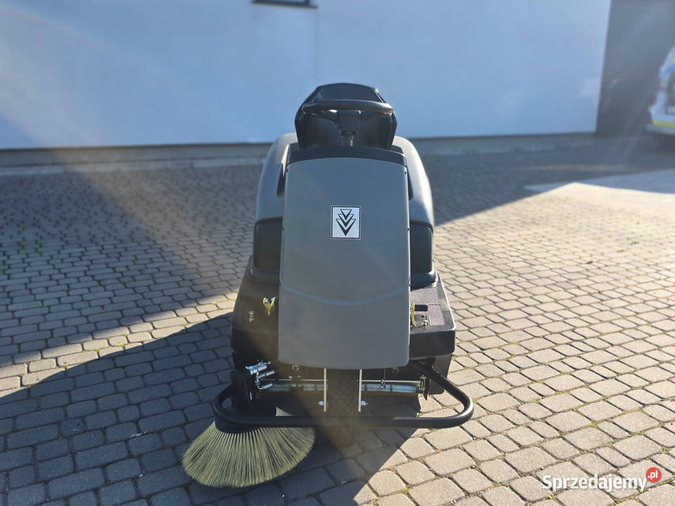 Zamiatarka KARCHER 100100 R P Benzyna 187 godzin Pozostałe Zduny sprzedam