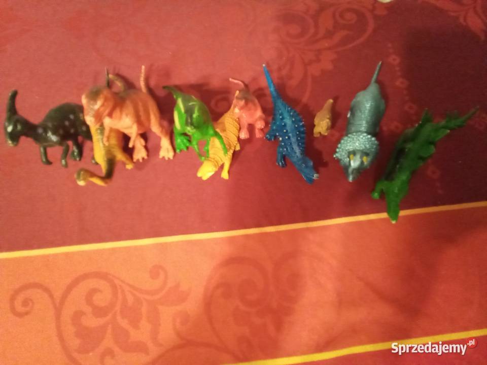 Figurki dinozaurów